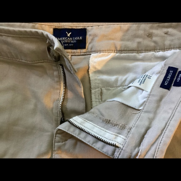 American Eagle Women’s Shorts - Picture 3 of 3